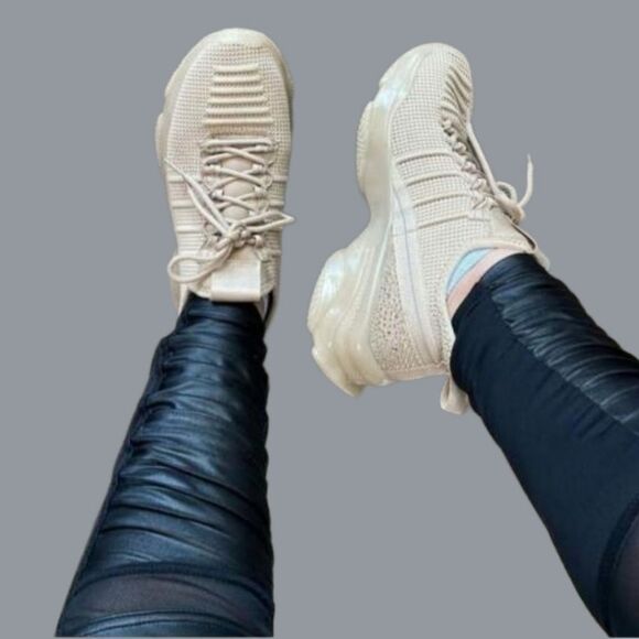 BRAND New super cute trendy ladies sneakers Blush color sz 8.5 - Picture 1 of 9